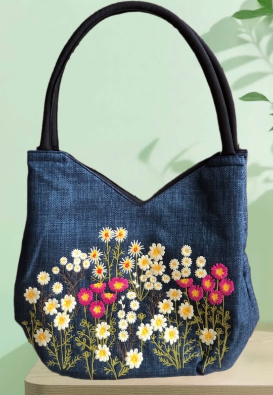 Denimveske med Blomsterbroderi – Klassisk og Unik
